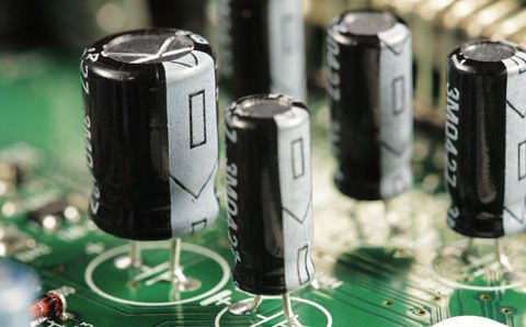 智能電容與普通電容器的區(qū)別到底是誰比較好？